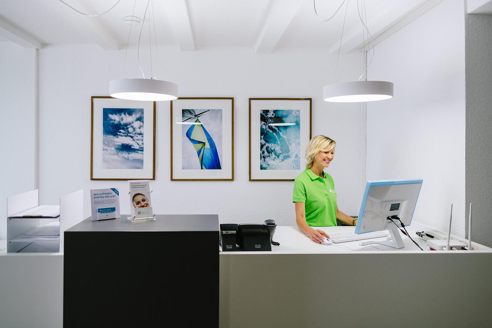Service Bilder Wand Praxis Buero Raum